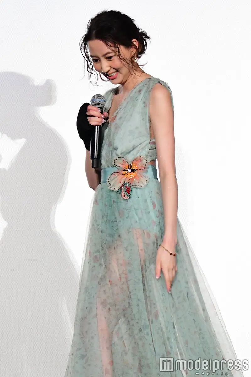 河北麻友子 超迷你的私服照 让人吃惊的声音 身材出众 哔哩哔哩