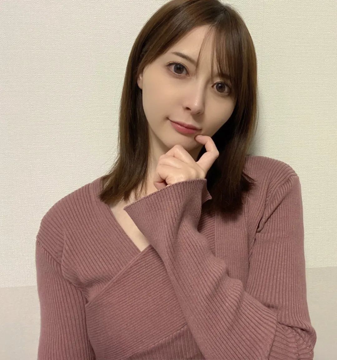 当 然.这 并 不 是(岬 奈 奈 美)的 问 题.我 觉 得 她 说(恨 你! 再 见)的 样 子 挺 可 爱...