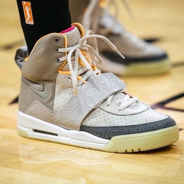 今日上脚:世界杯MVP战靴,斯科拉穿安踏球鞋,这