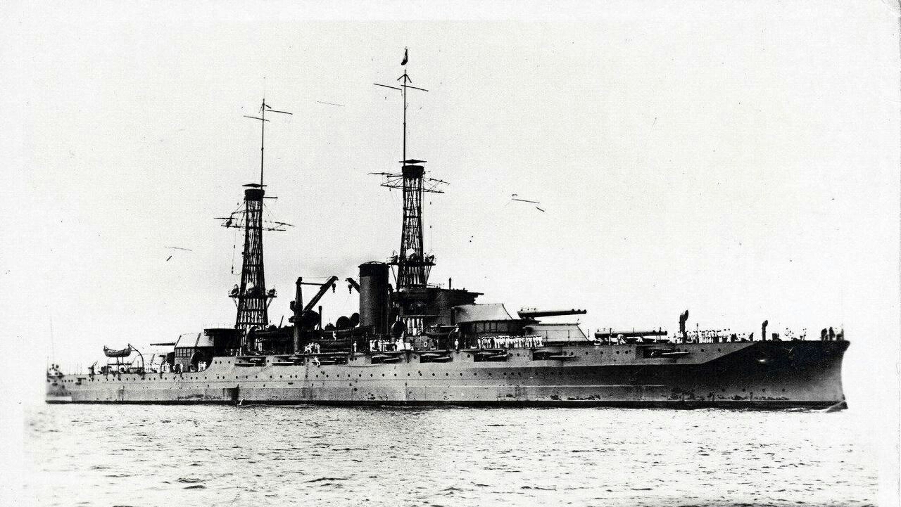 英格兰海上巨兽"暴怒"号航空母舰