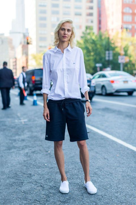 百慕大短裤搭配t恤,舒适,休闲又有酷酷的街头感 .