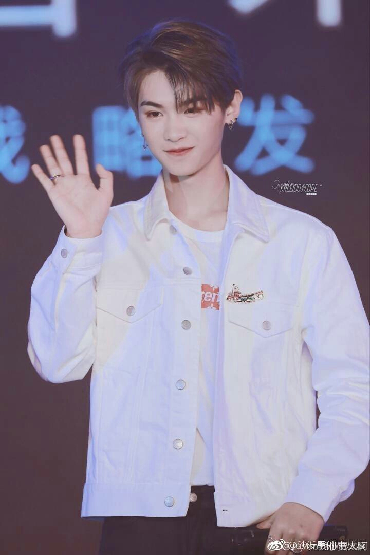 〖黄明昊×你〗日记(青梅竹马篇)