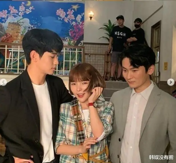 金秀贤太会了 朴真珠晒 精神病没关系 终映照 搞笑互动引关注 哔哩哔哩