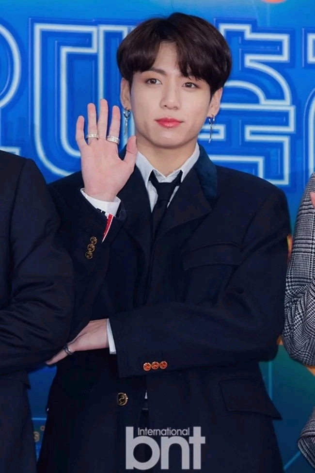 bighit确认bts柾国访问梨泰院 并对公司回应不当郑重道歉