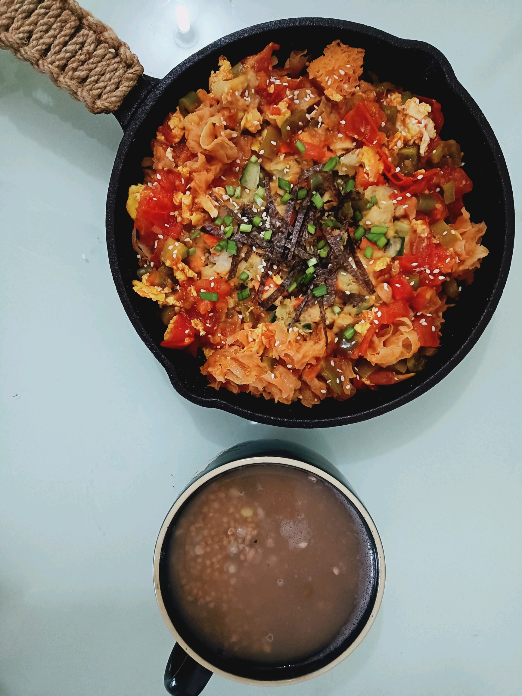 早饭:西红柿鸡蛋盖浇土豆泥 杂粮粥