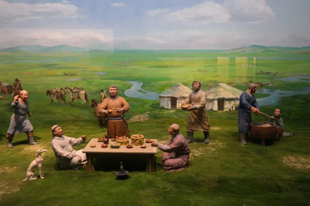 辽东地区主要为汉人和渤海人的聚居地,辽西地区是奚族故地.