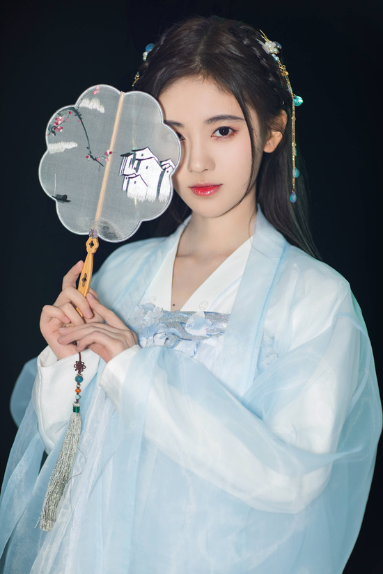 鞠婧祎综艺现场神仙落泪 真正的国风佳人是她