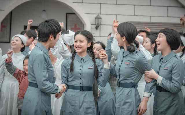 《雷霆战将》粉丝反问:八路军就该穿得破破烂烂吗?需要补军史课