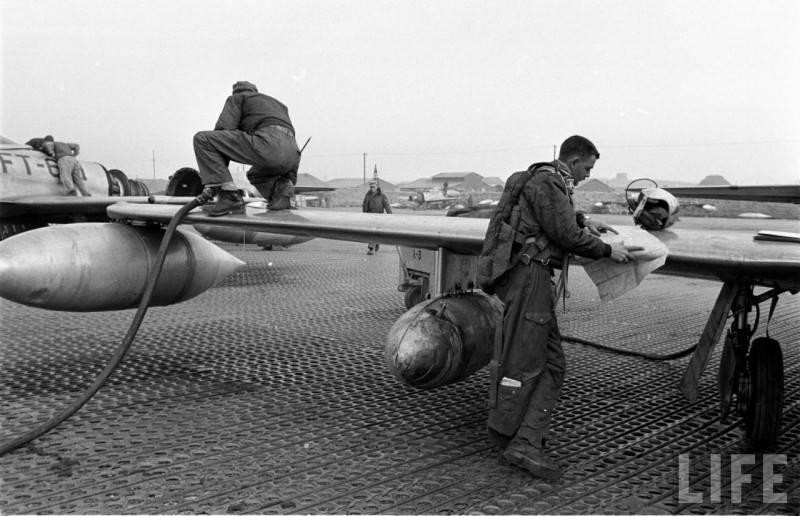 老照片 朝鲜战争中的美军f-80流星战斗机
