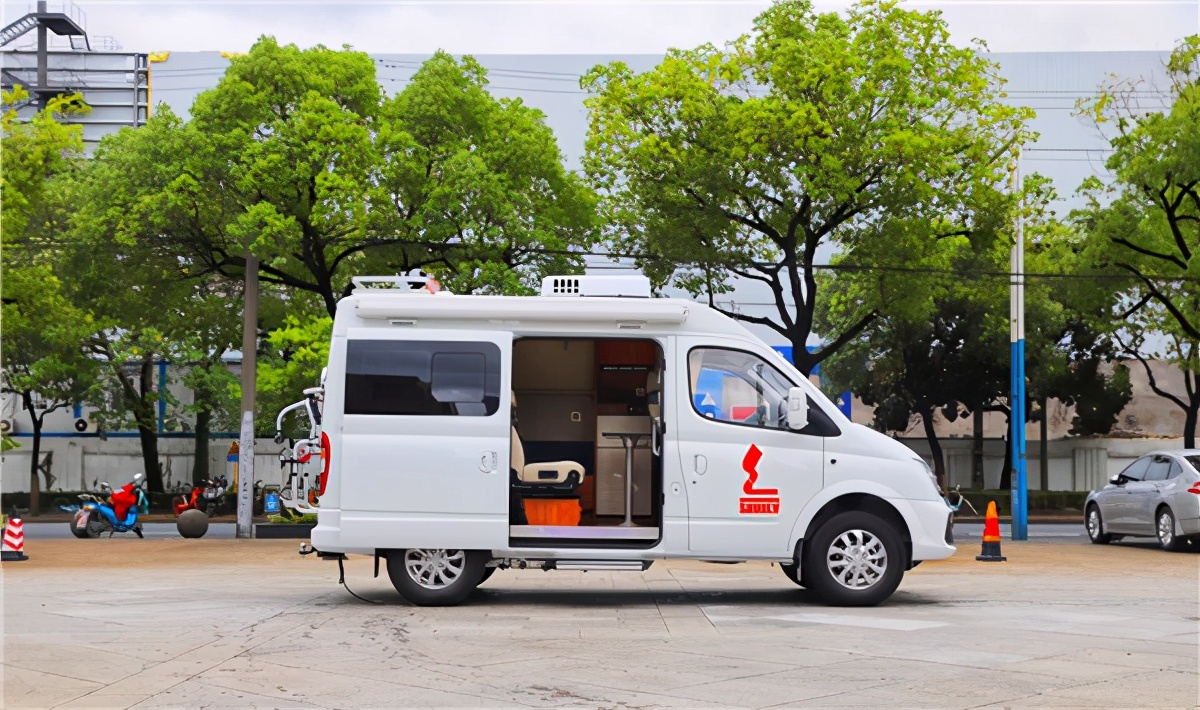 新款上汽大通v80短轴b型小房车顺旅v80百种布局任选