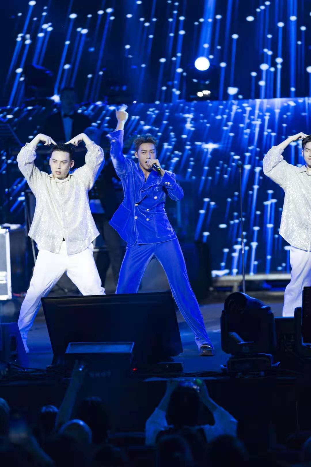 陈志朋半生缘演唱会首站圆满落幕 劲歌金曲追哥现身燃爆山城