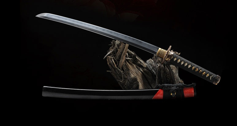 火影忍者之中,为何忍者使用的武器是苦无而不是武士刀呢?