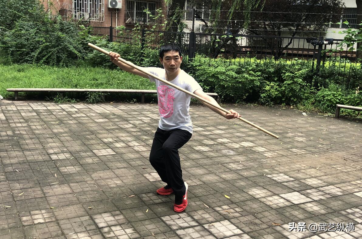 棍法概说——(3)短棍练法 (4)长棍练法 - 哔哩哔哩