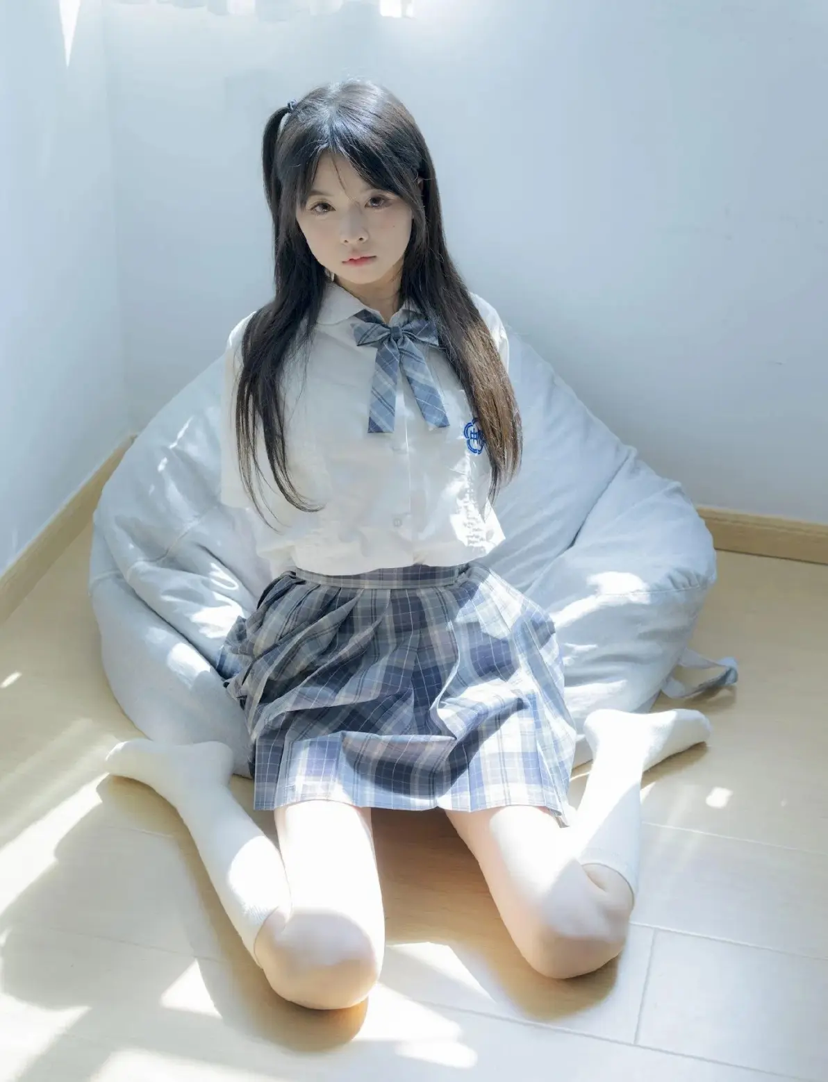 jk白袜个性制服少女写真