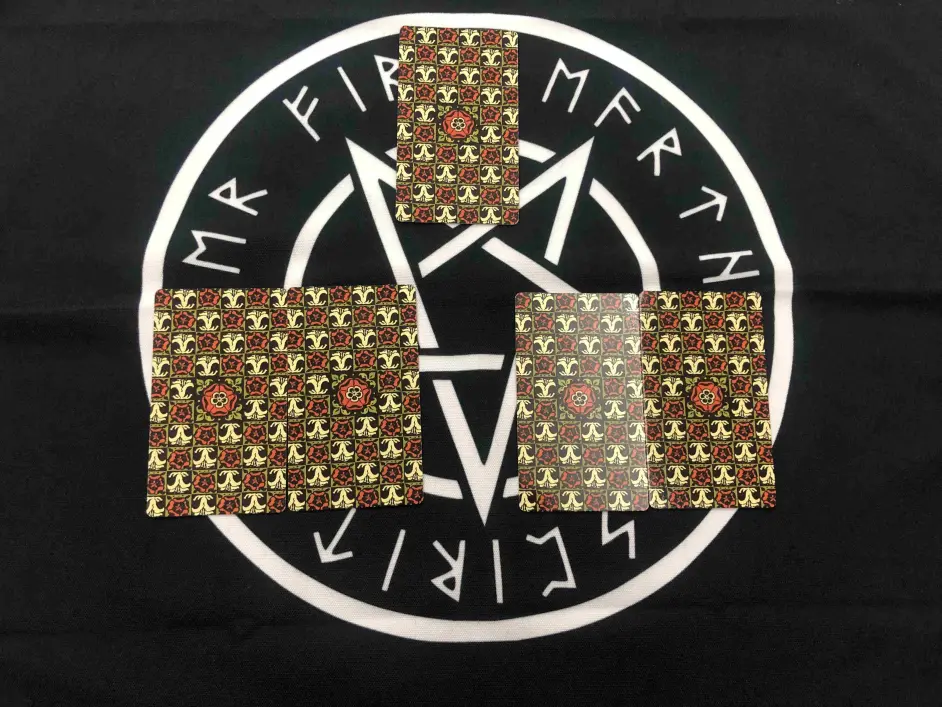 莫莫塔罗 魔羯座11月运势 内心其实敏感多疑 需要更多关心呵护 哔哩哔哩