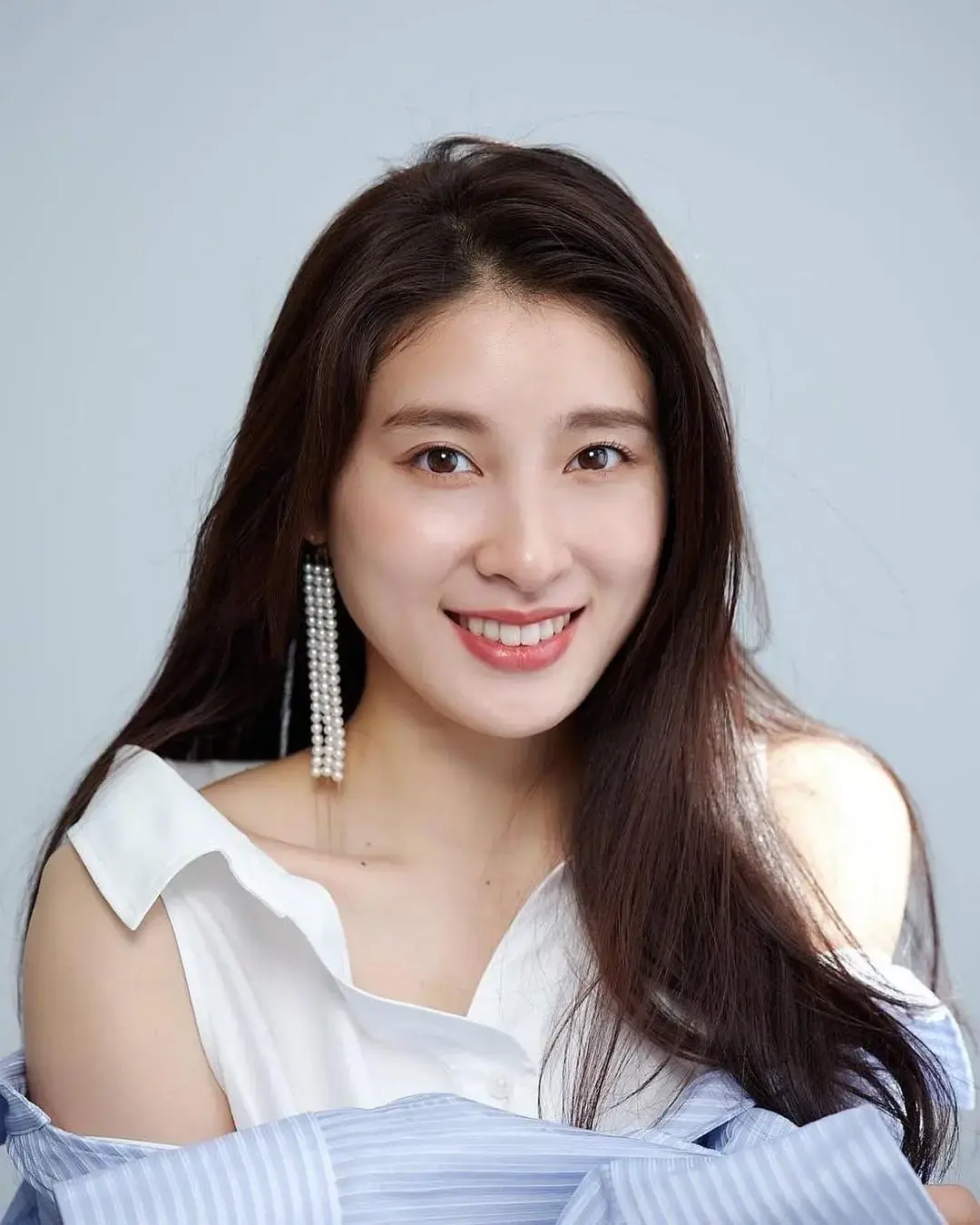 土屋太凤:13岁出演电影,事业上升期嫁人