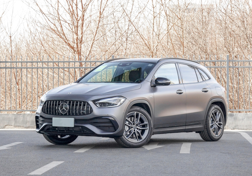 奔驰新21款gla35改柏林之声音响,hud抬头显示系统