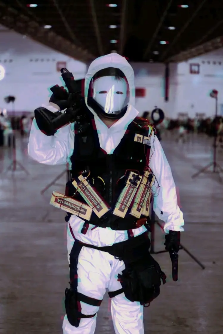 彩虹六号cos 白面具/自爆哥