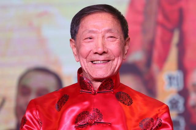 相声界目前在世最高的就是宝字辈了,很多人都会想到常宝丰,常宝庆