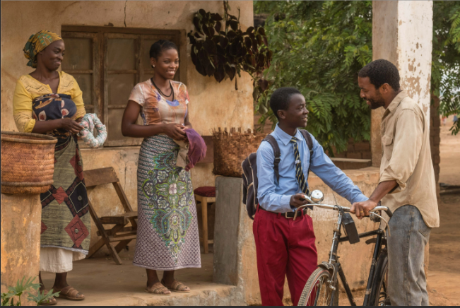 推荐大家一部电影《驭风少年 the boy who harnessed the wind