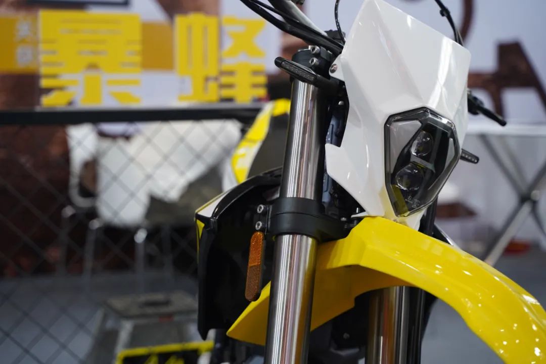 摩博会可上牌的电动越野车虬龙暴蜂售价43800元