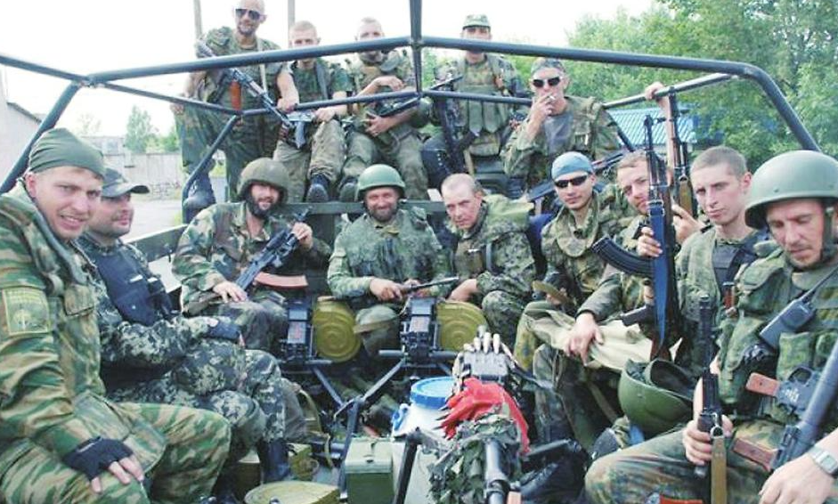 图为东乌克兰民间武装士兵