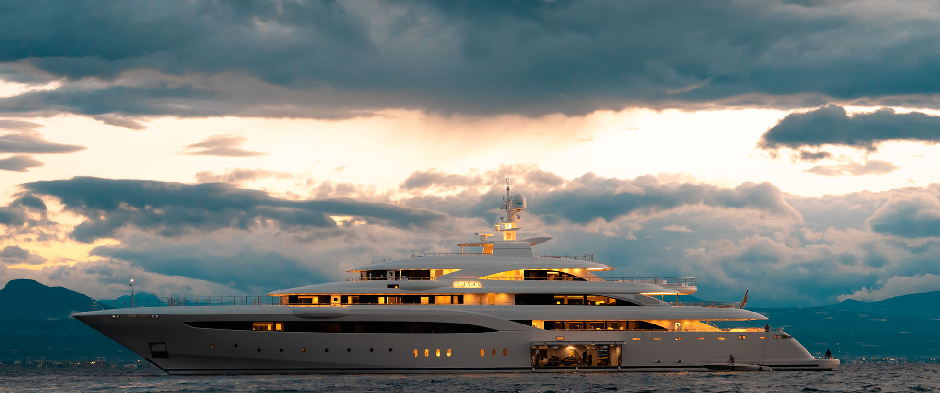 超级游艇高清壁纸4-2018新艇,希腊85米的golden yachts optasia号