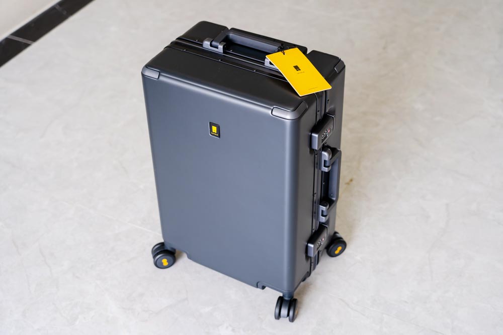 地平线8号行李箱评测:高端大气上档次,商务出行好搭档