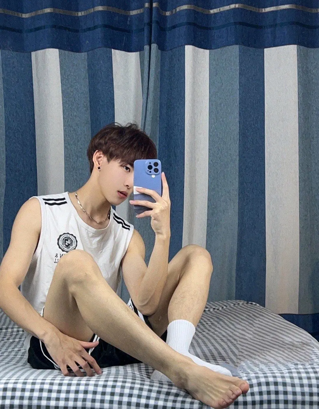 18岁帅气男高图片分享 - 哔哩哔哩