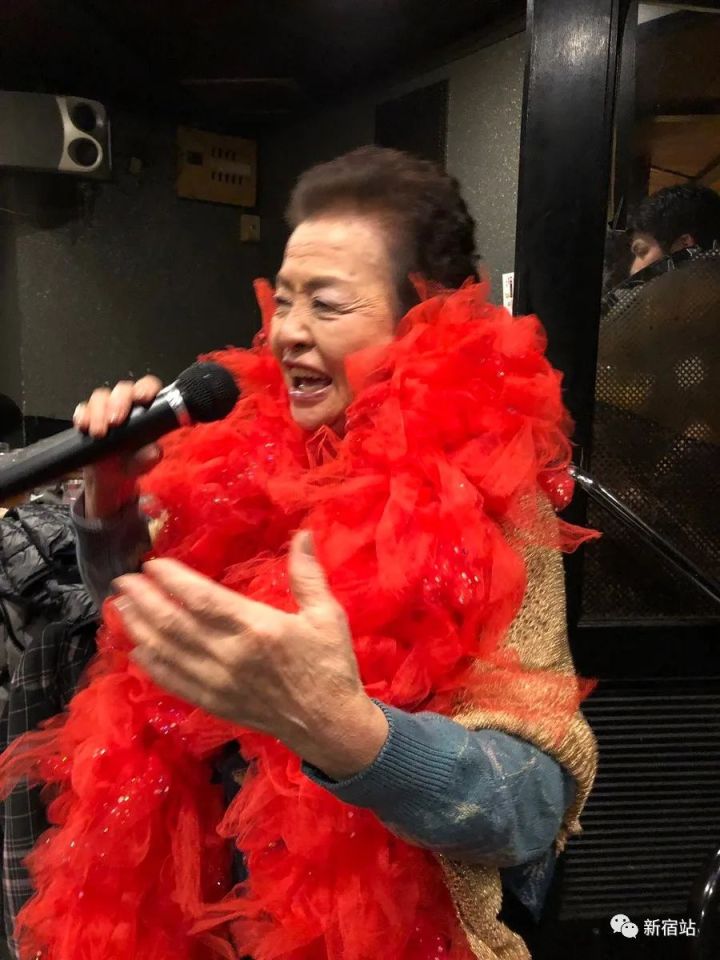 85岁还出演AV!?她儿子表示你开心就好 哔哩哔哩