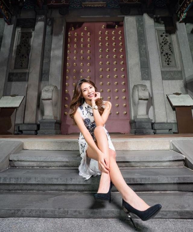 女神黄圆圆「旗袍装出场」 美艳画面惊艳3.5万人:颜值天菜