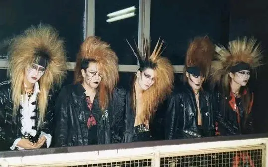 Yoshiki 林佳树自传第四章疾驰的记忆04 东京巨蛋公演的成功和taiji退团 哔哩哔哩