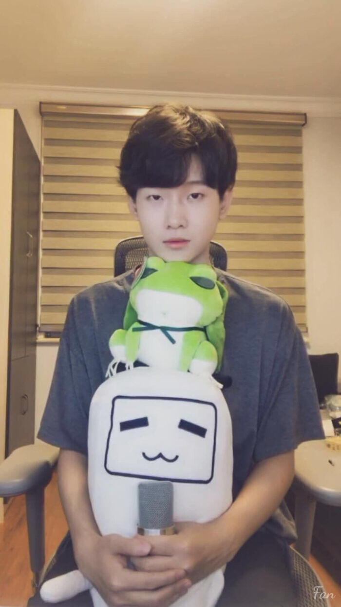 阴阳怪气男团壁纸美图