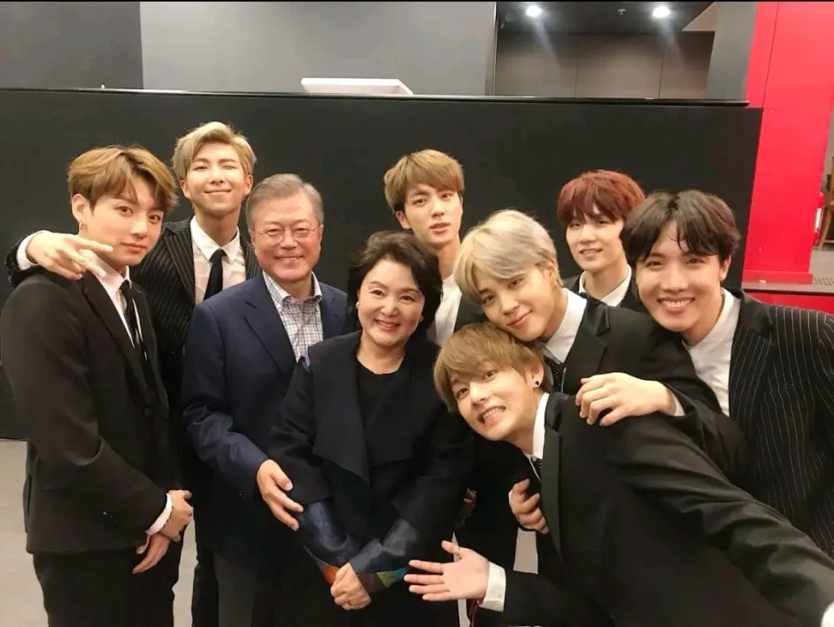韩国总理郑世均祝贺bts连续6周获得billboard第一名 政界人士对bts感兴趣的原因 哔哩哔哩