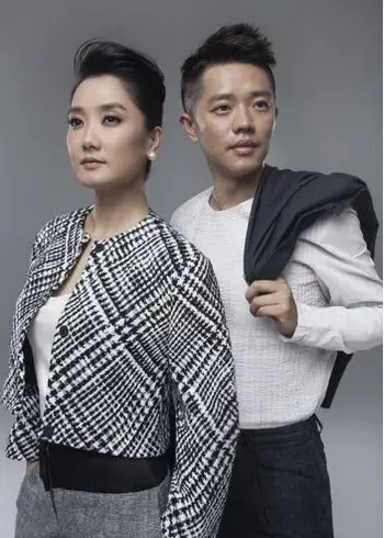 合作22年没能成夫妻的凤凰传奇 如今一个年入千万 一个负债累累 哔哩哔哩