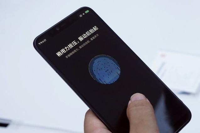 应该是他了,小米一款真机流出了,710 屏下指纹!