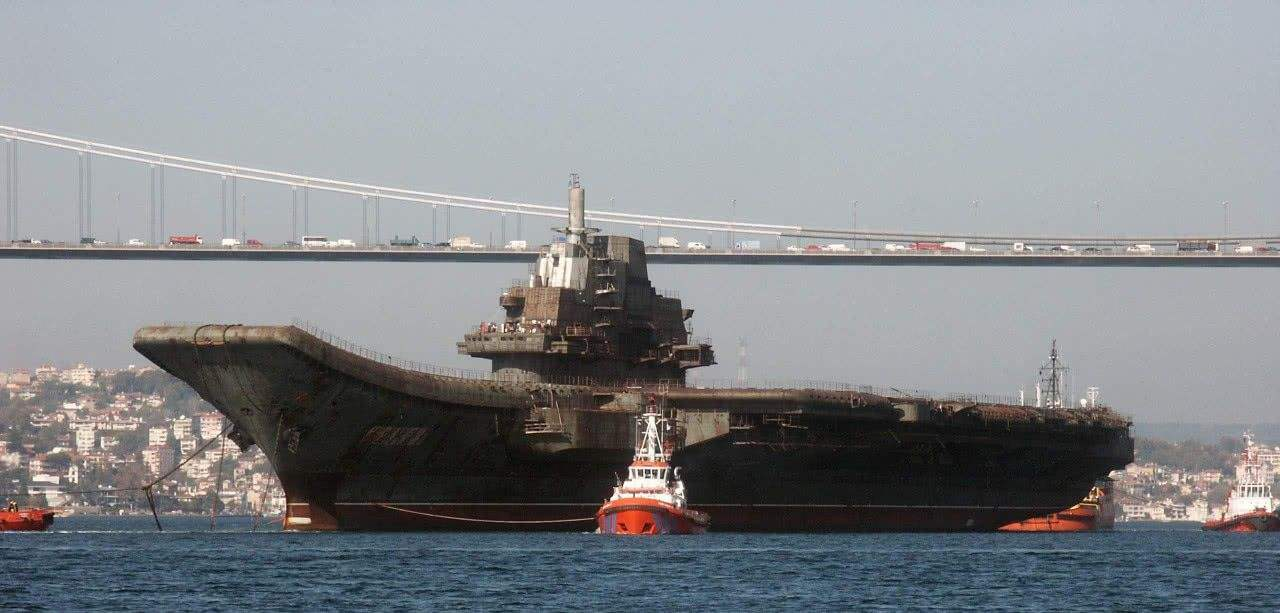 图为瓦良格号航母