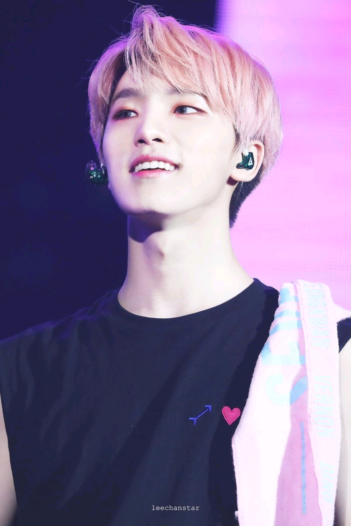 5.1-5.2韩娱资讯(防弹获2019BBMA双冠王\/宇宙