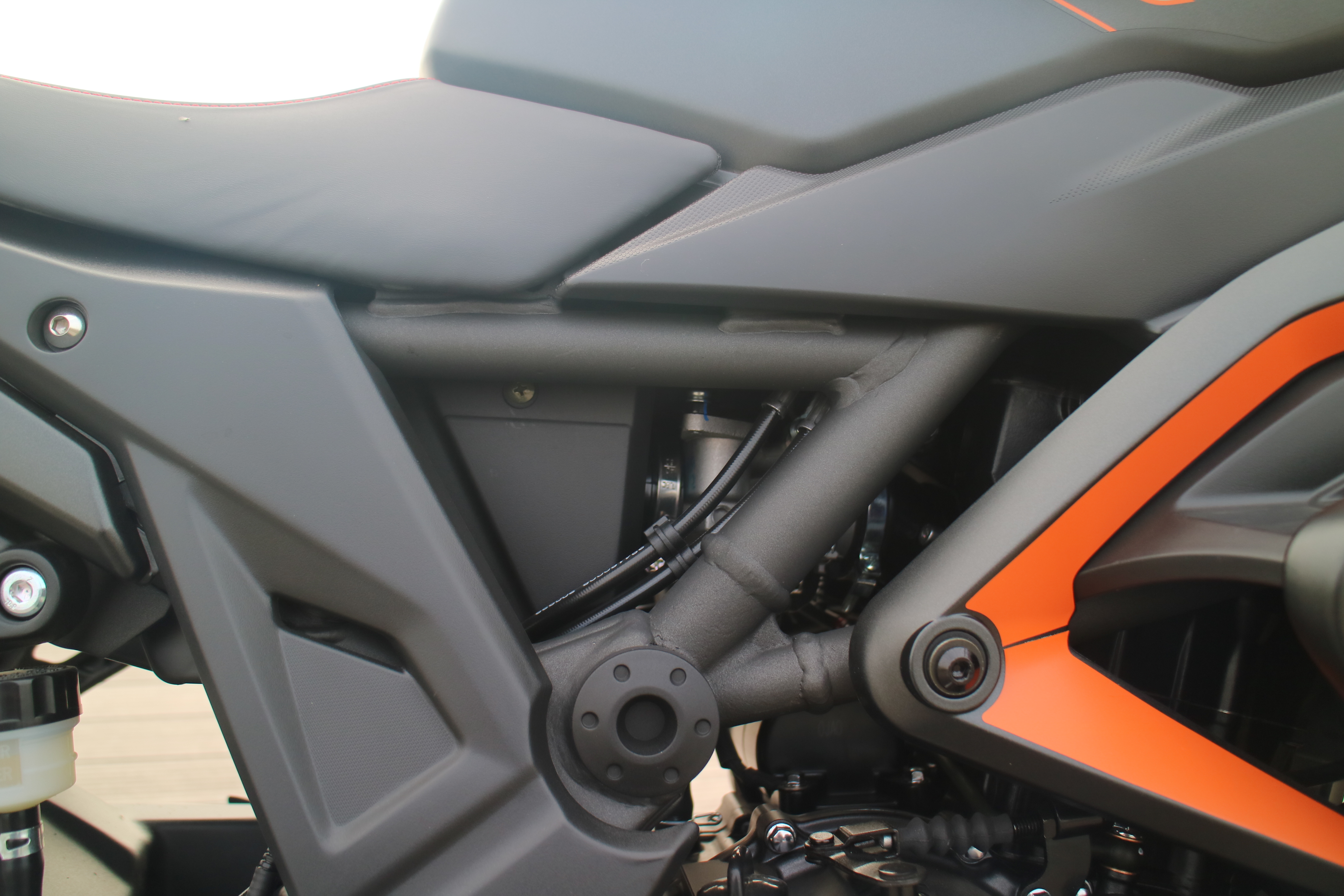 振翅雪号蓄势出击2021款无极300rr静态品鉴