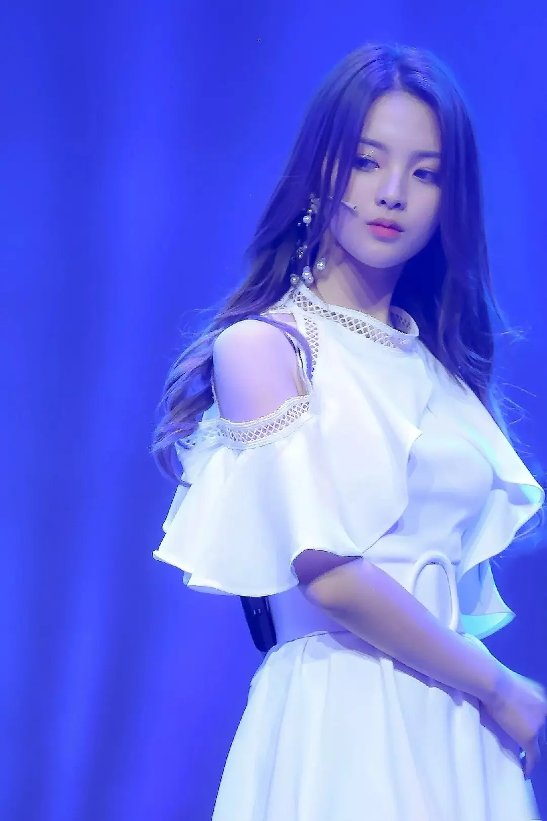 杨超越——壁 纸 大 户！下面都是我收的杨超越手机壁纸