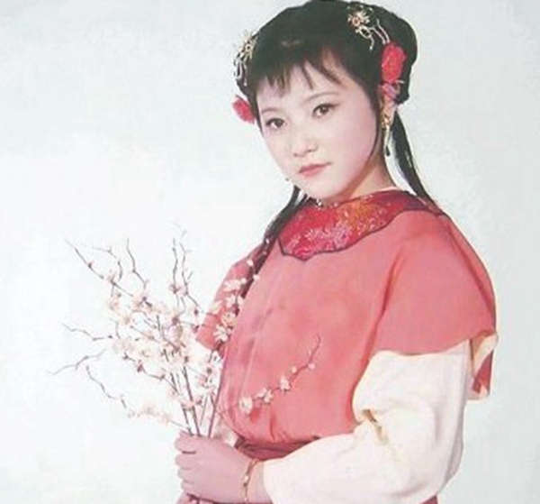 红楼梦:林黛玉身边那个一团孩气的女孩,才是陪伴她最久的人