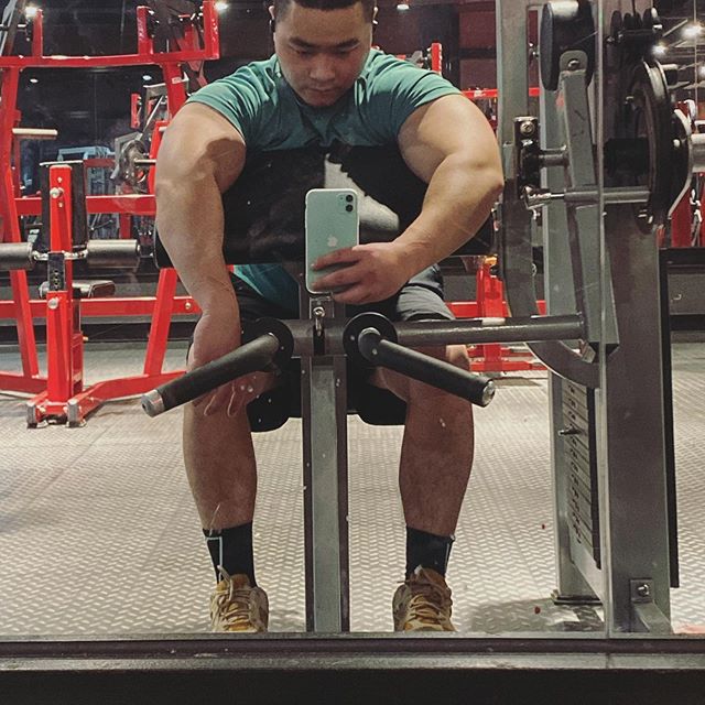 【尼克】爱健身的超大只寸头肌肉熊!