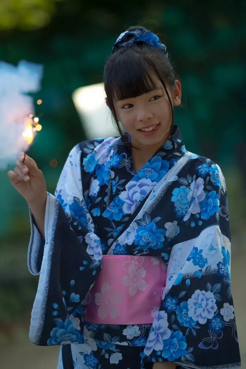 夏日惊喜 两位美少女带你体验浴衣美 哔哩哔哩 夏日惊喜 两位美少女带你体验浴衣美 哔哩哔哩