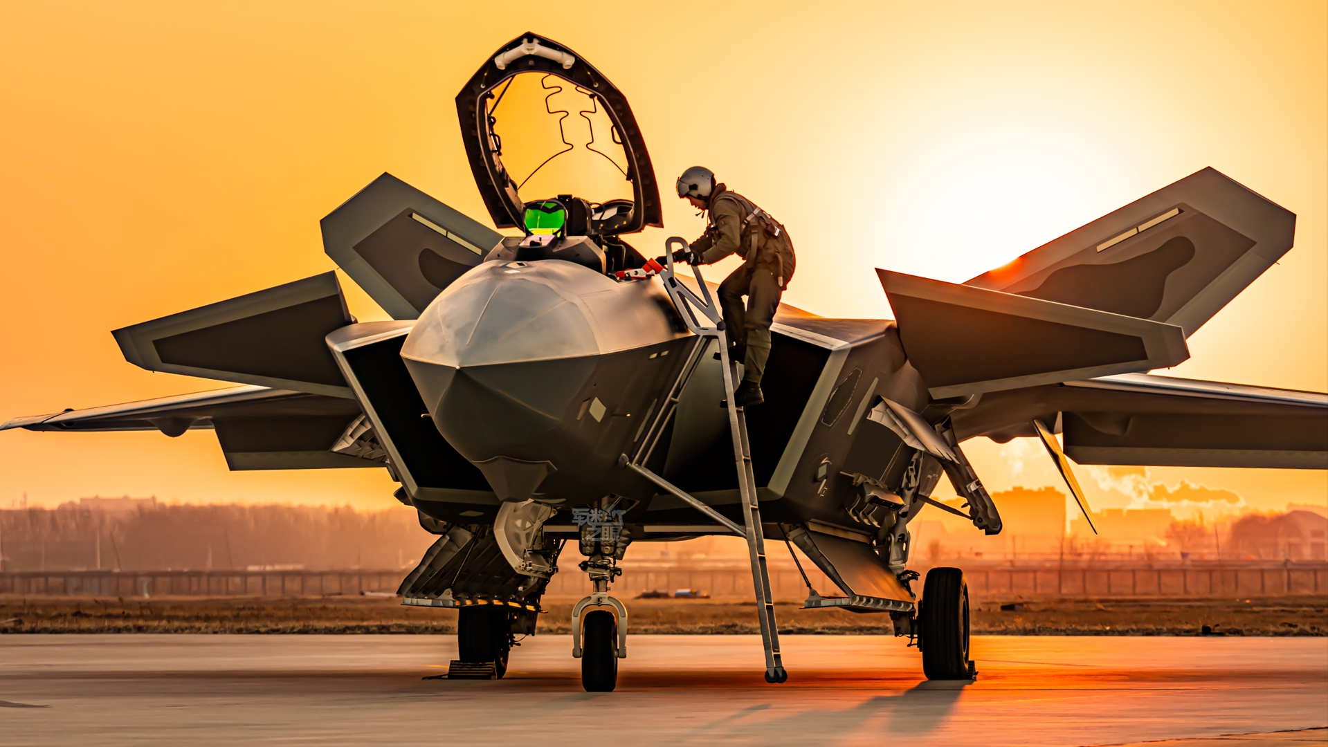 给大家分享一些歼20的图片