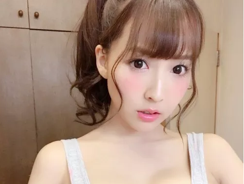 三上悠亚:韩国女团C位出道,这位老师成功上岸