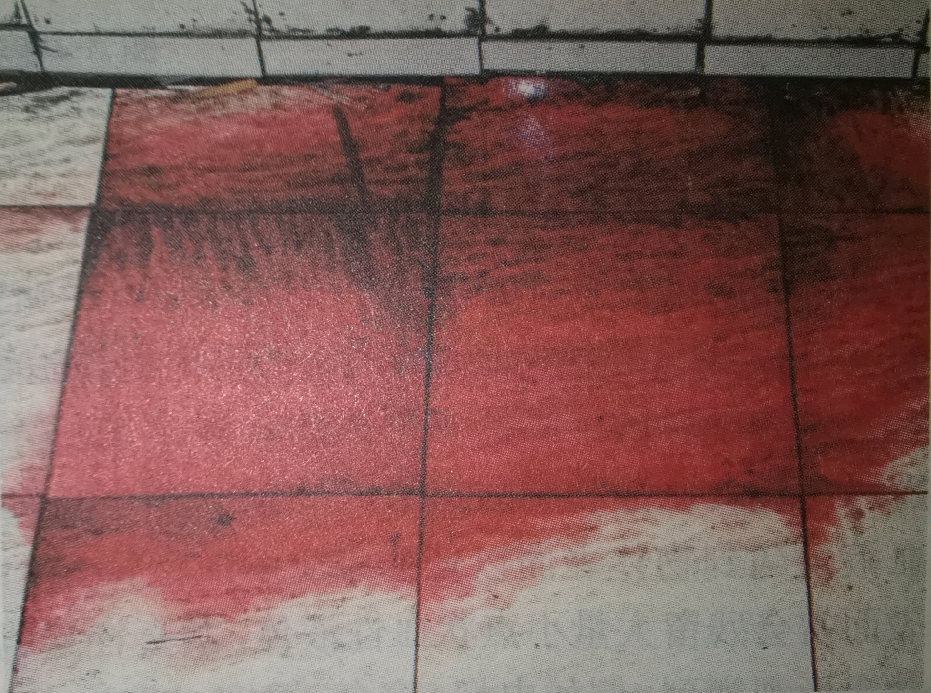 白色地板有血图片真实-图库-五毛网