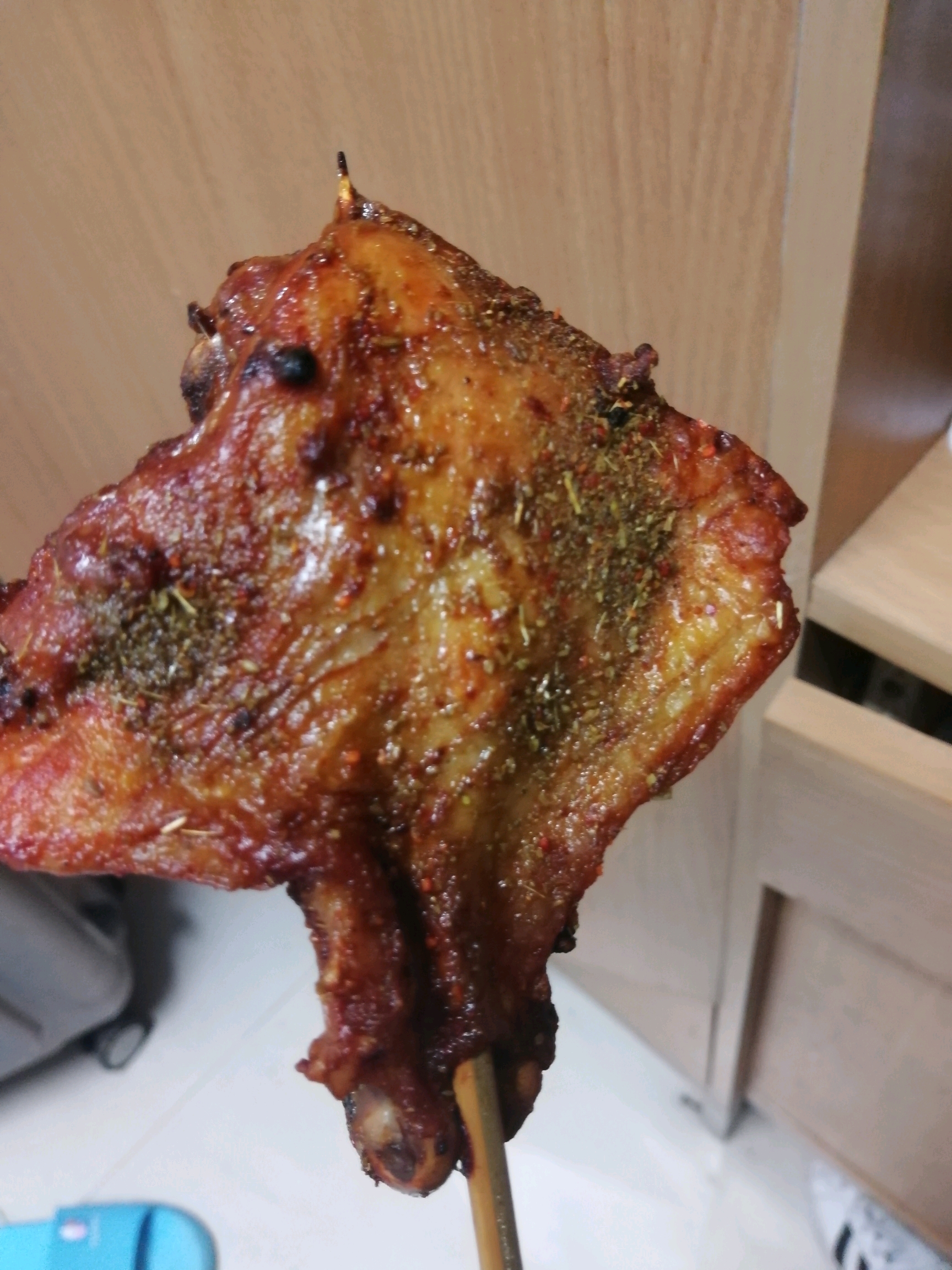 烤鸡腿,本来还有肉串,吃完了没拍