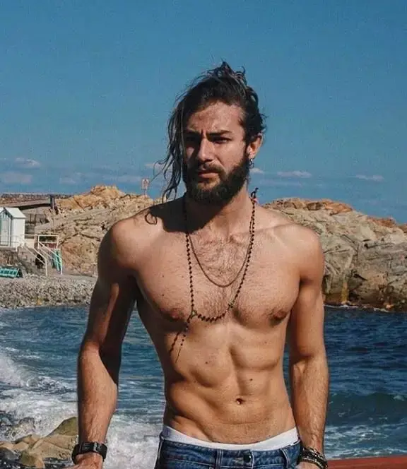 意大利猛男医生 外形酷似海王 脱下白大褂露出腹肌荷尔蒙爆棚 哔哩哔哩