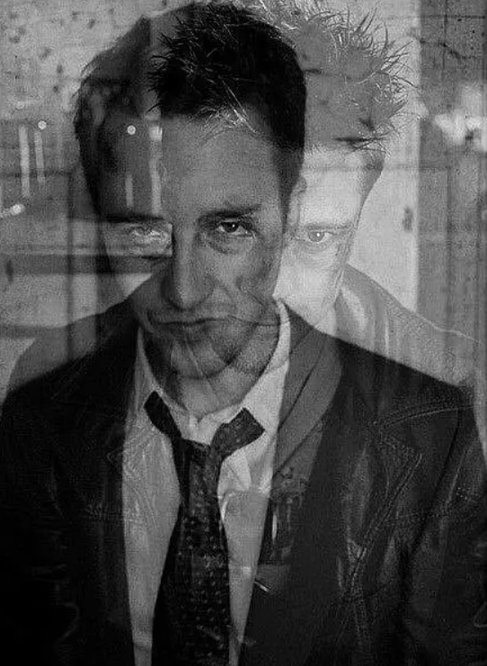 《搏击俱乐部》这部暴力美学电影的典范,你看