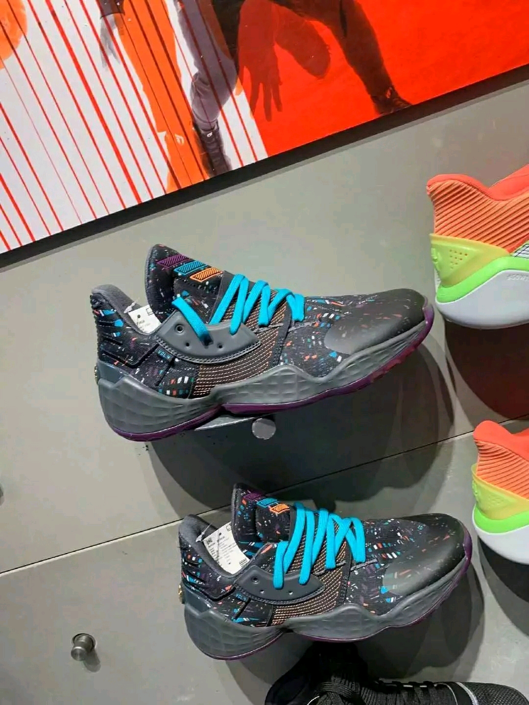 哈登4中国版亮相!